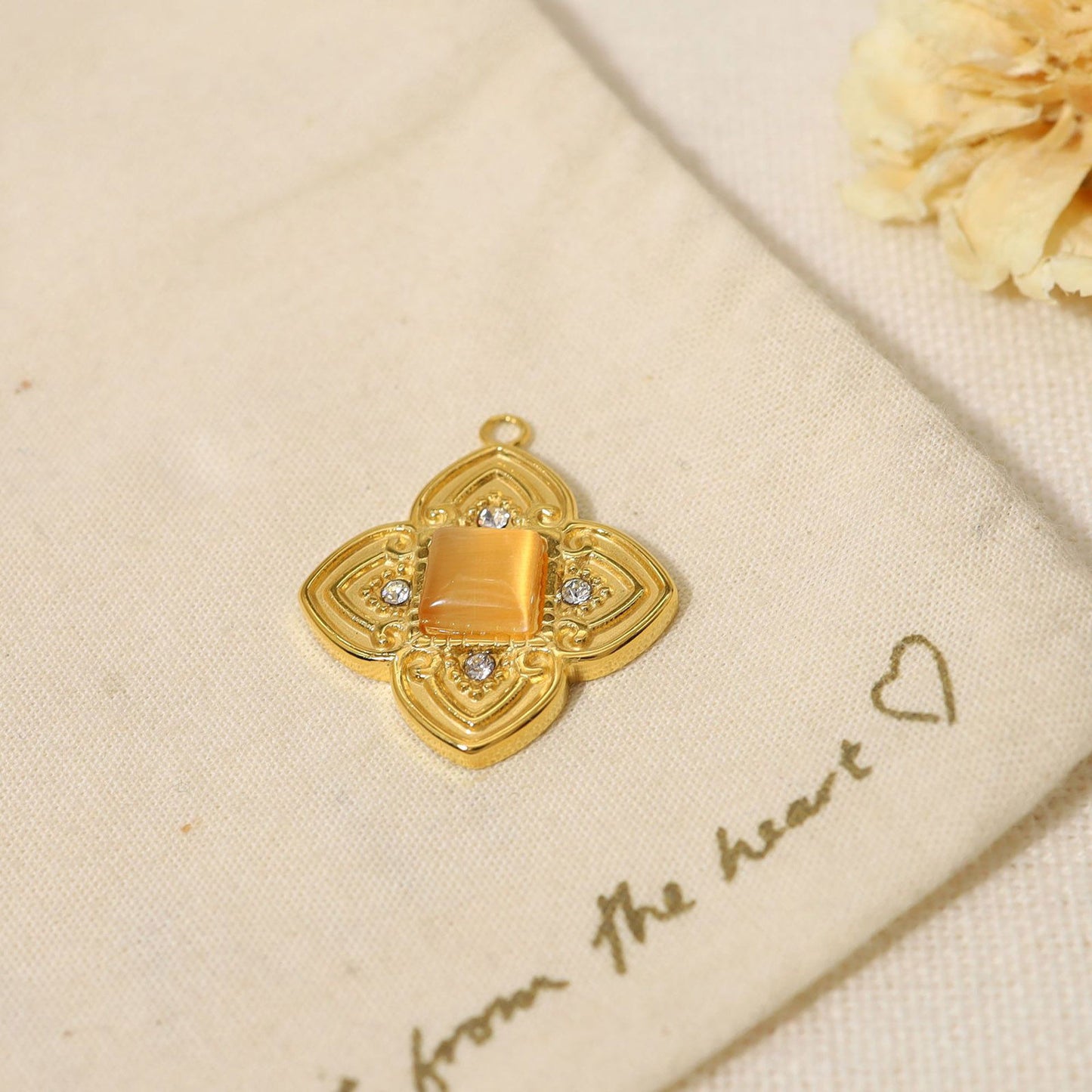 Charms Médaille Trefle Croix Pierre imitation orange