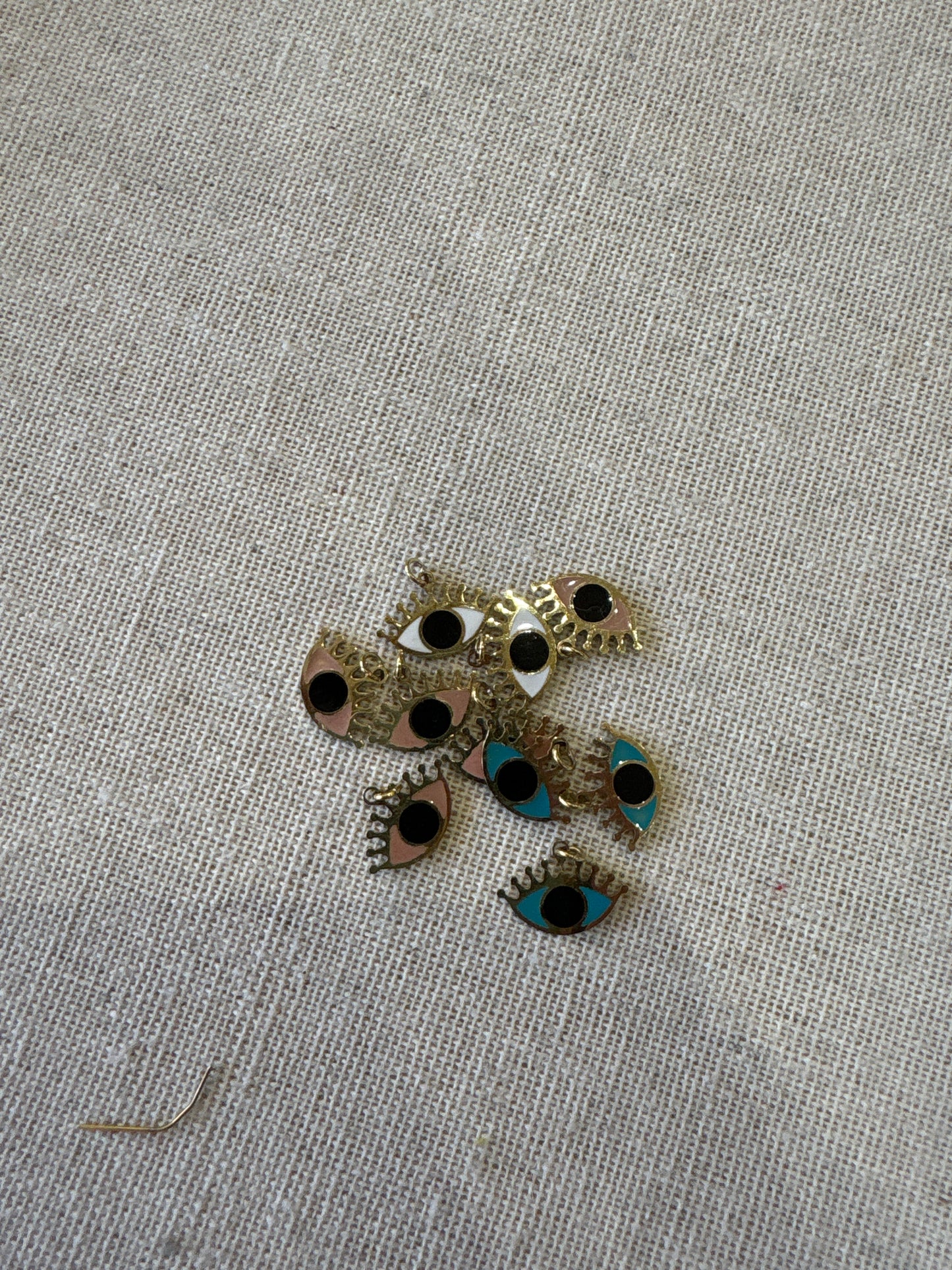 Charms œil Multi email blanc bleu rose
