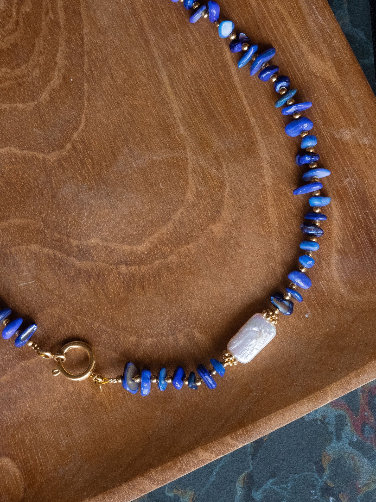 Collier Owen - Coquillages bleus et Perles d'eau douce