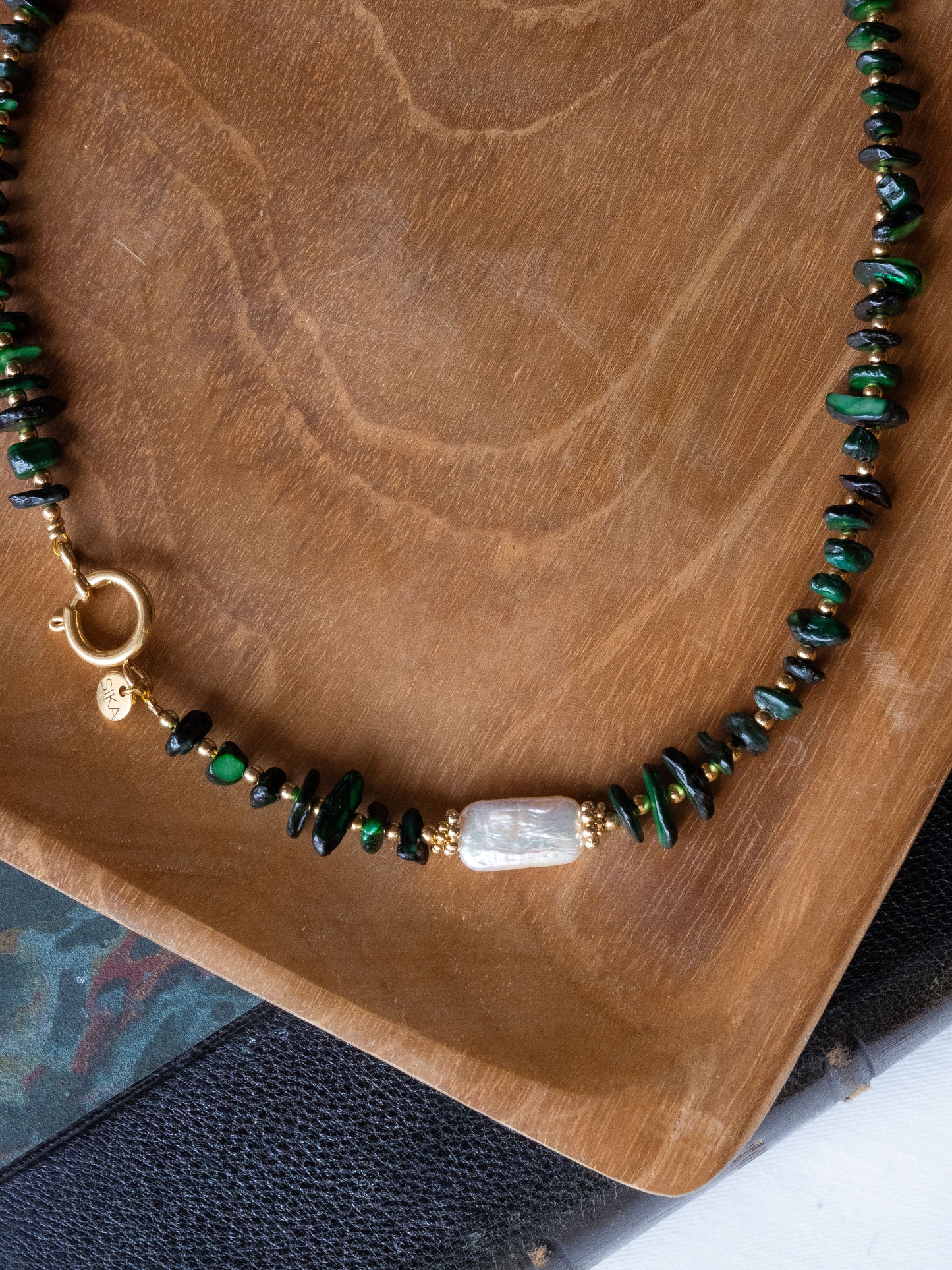 Collier Owen - Coquillages verts et Perles d'eau douce