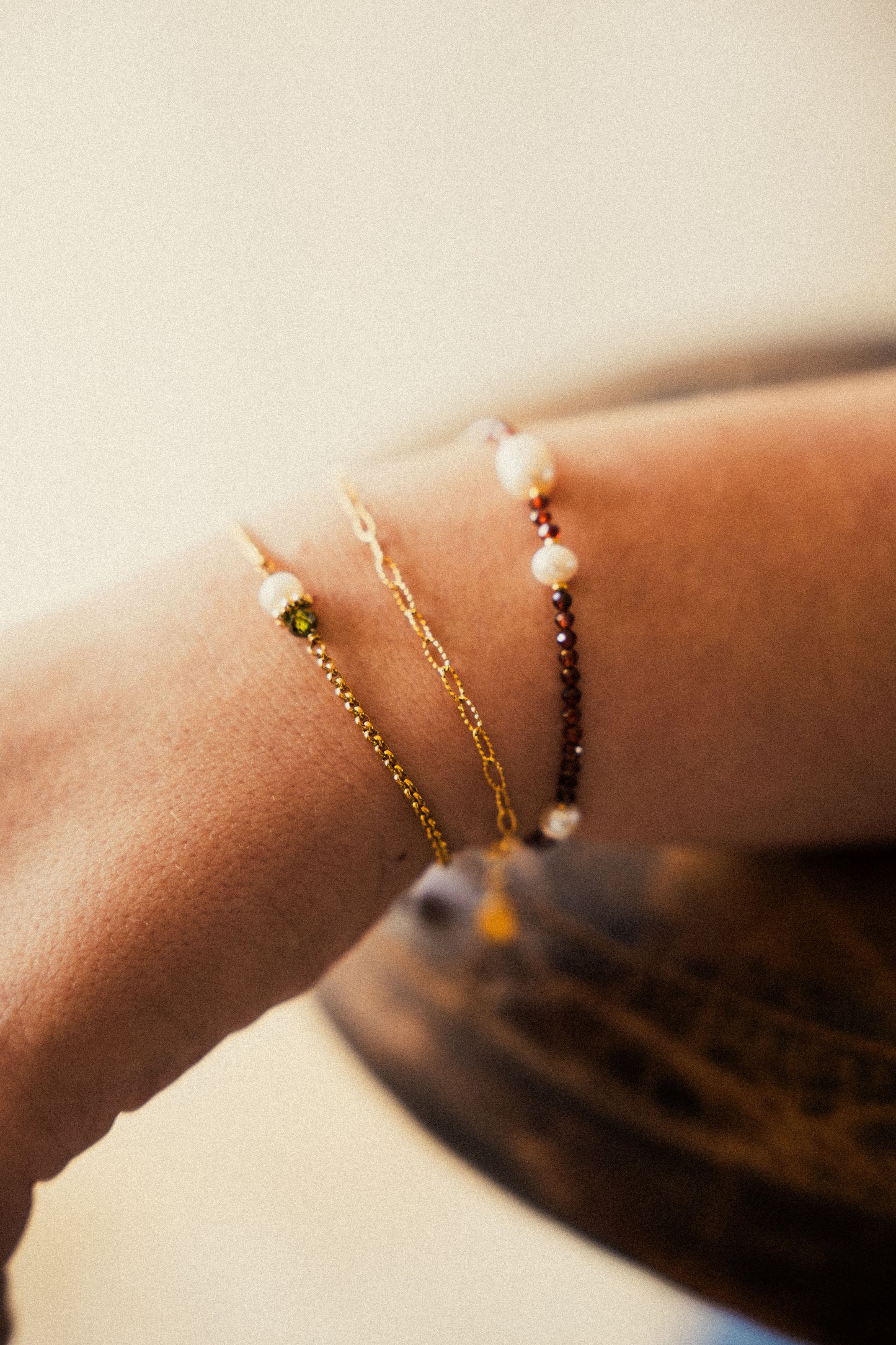Bracelet Tisha - Zircon kaki & Perle d’eau douce