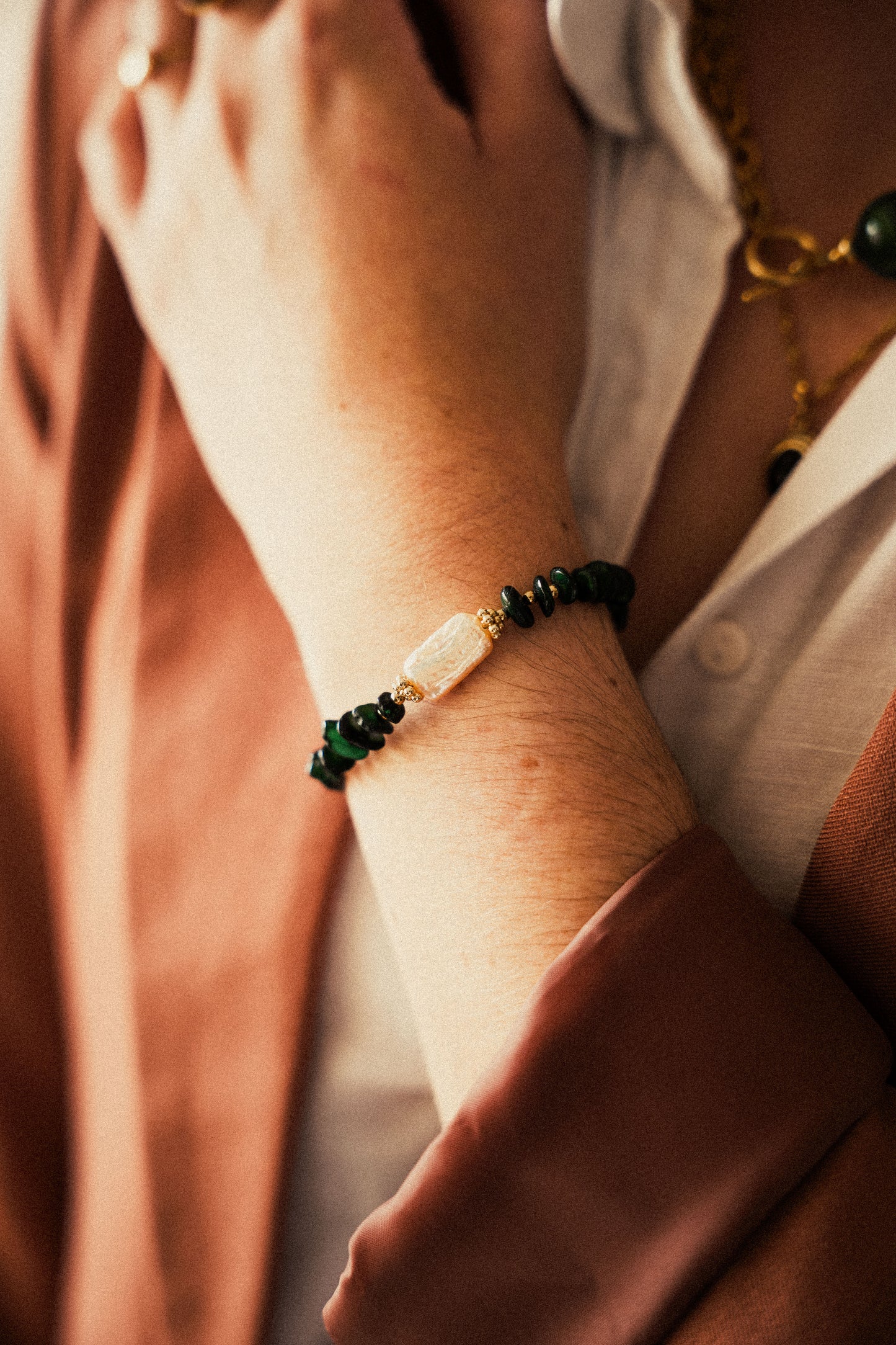 Bracelet Owen - Coquillages verts et Perles d'eau douce