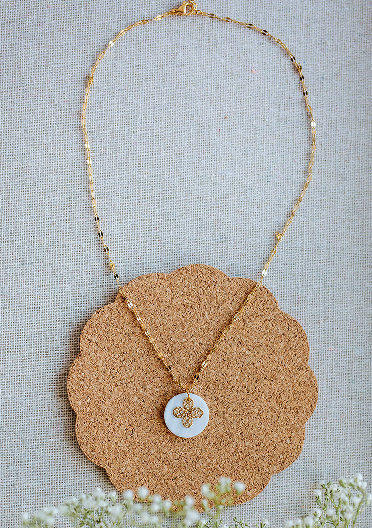 Collier Camélia - Nacre