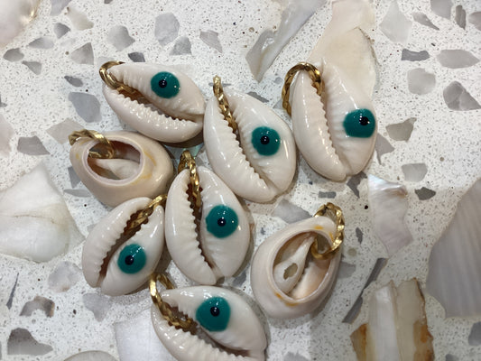 Charms coquillage oeil bleu