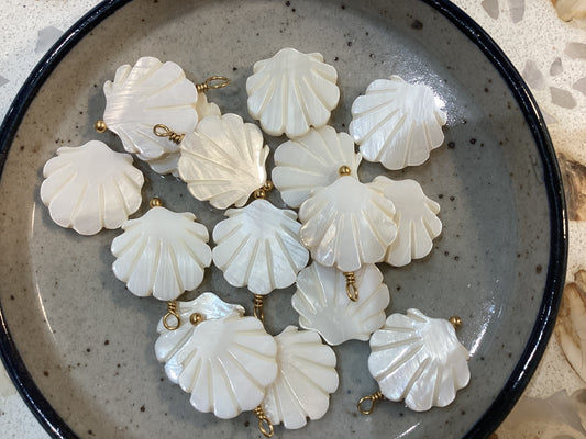 Charms coquillage nacre PLAT